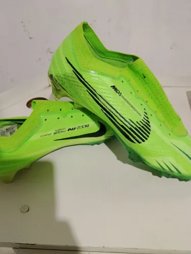 Vendo chuteira Nike mercurial novas 43 number