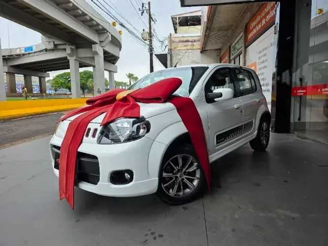 Fiat Uno Sporting 1.4 EVO Fire Flex 8V 4P 2014