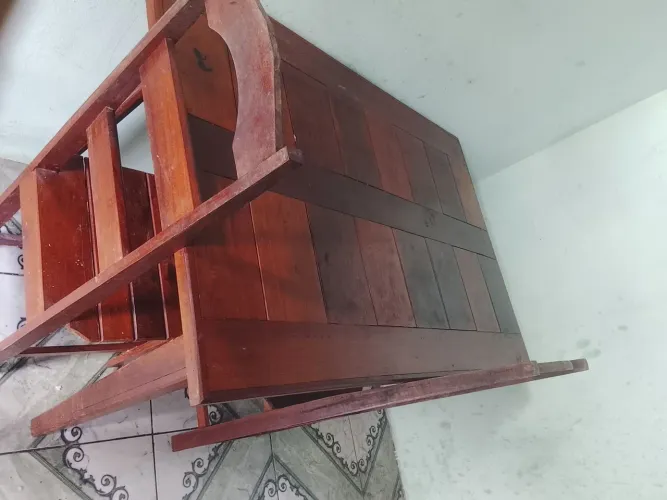 Mesa 4 cadeiras de madeira