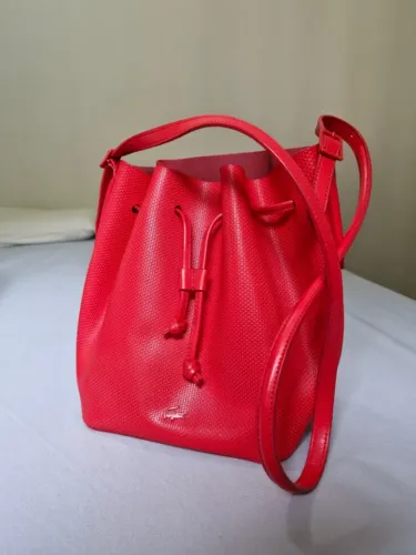 Bolsa Lacoste de Ombro | Bucket Couro Vermelho Feminina