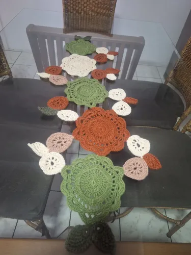 Toalha de mesa (trilho)