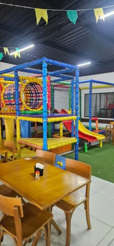 Área Kids Completa