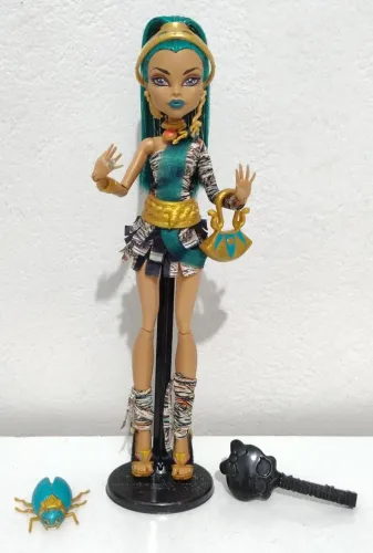 Boneca Monster High - Nefera de Nile (Básica) 