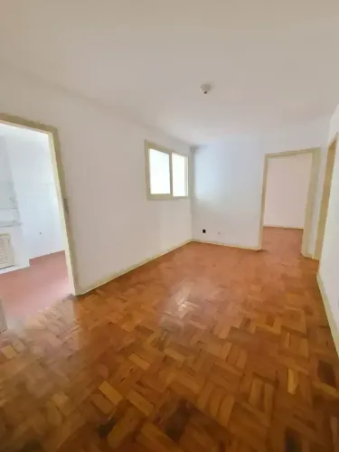 Apartamento de 83 m² à 650 metros do Metro São Joaquim no Bairro Liberdade com 3 quartos