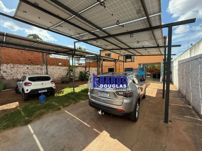 Vende-se sobrado na Várzea Grande, Bairro nova fronteira VG, com usina de energia solar e