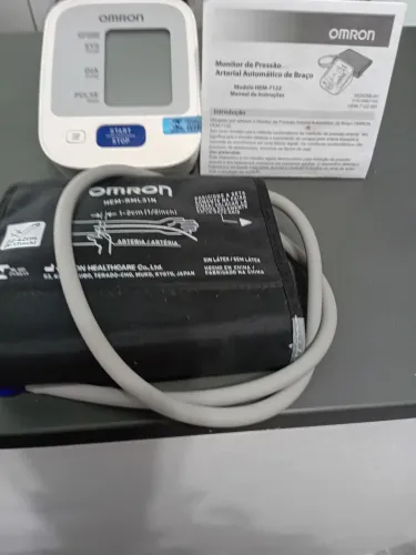 Monitor Pressão Arterial automático de braço Omron novo