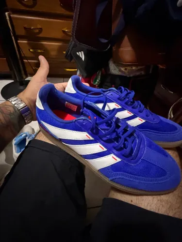 Tênis Adidas