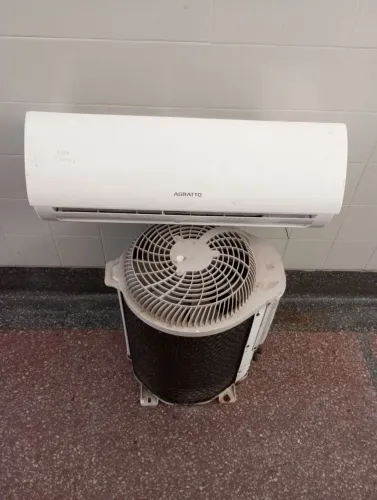 Vendo ar condicionado de 12 mil BTUs já instalado convencional