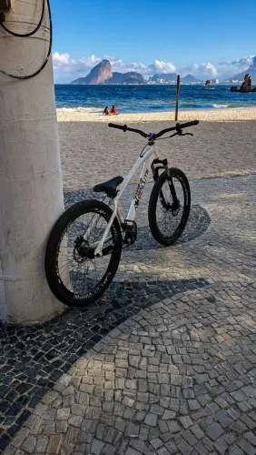 Bicicleta/Bike Absolute Brutos Pro, ótimo estado! leia a descrição!