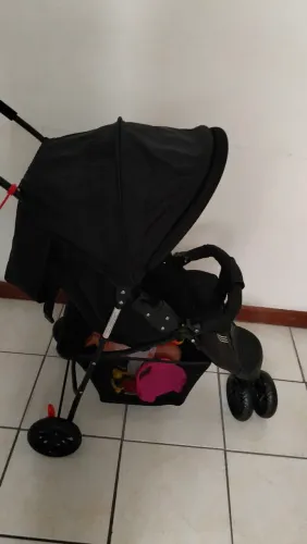Vendo carrinho de bebê