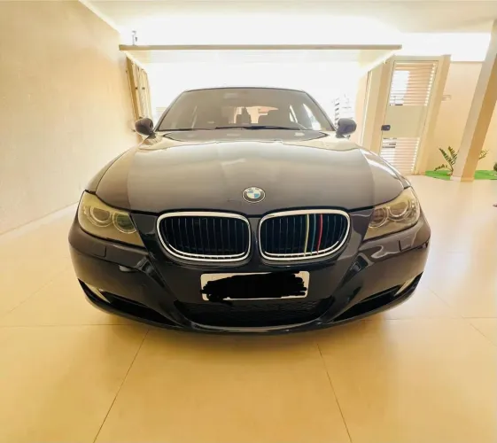 BMW 320I A 2010