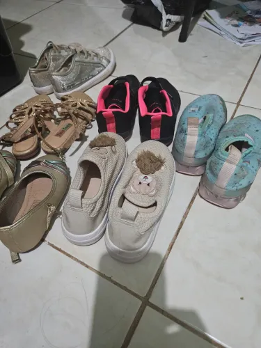Sapato menina ótimo estado 22 ao 27