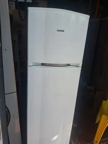 GELADEIRA CONSUL DUPLEX - BRANCA 220v CONSERVADA NUNCA FOI PARA O CONSERTO TENHO OUTRAS