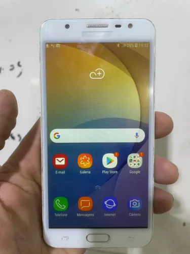 Celular Samsung J7 prime c 32 gigas pega tudo so venda ótimo estado