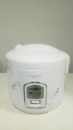 Panela elétrica de arroz Britania 10 xícaras PA10 Prime