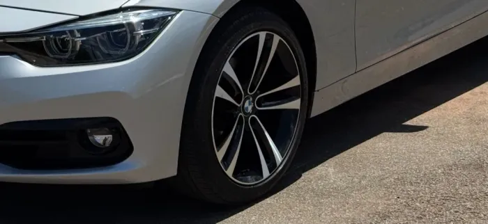 Pneus Runflat - Jogo de pneus originais BMW 320 com apenas 20 mil km 225/45-18 e 255/40-18