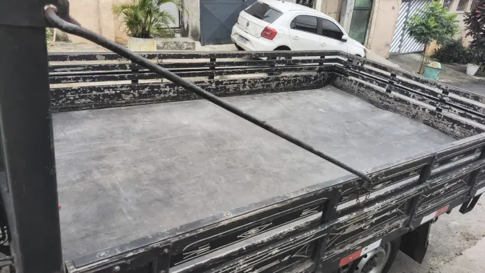 Caminhão a venda  