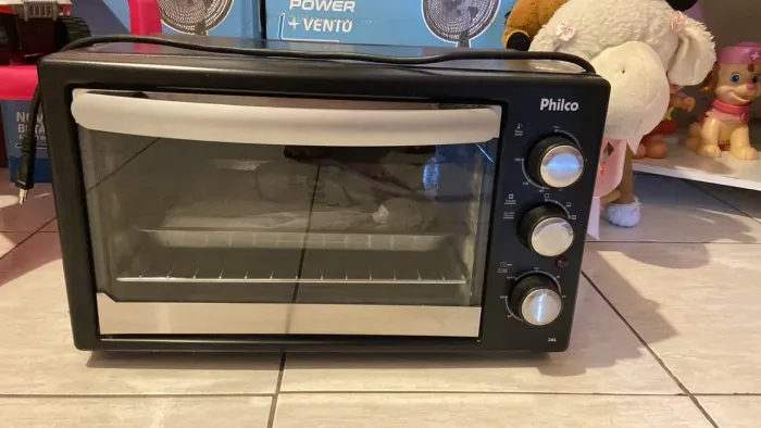 Vendo forno elétrico com defeito provavelmente o fusível queimou apenas isso