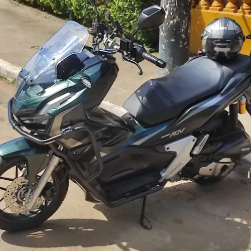 HONDA ADV 150cc na cor verde ano 23/24 modelo 24 moto super conservada.