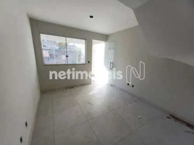 Excelente casa geminada no Céu Azul em Belo Horizonte.
