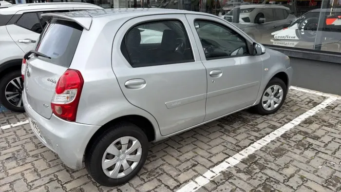 Toyota Etios X 1.3 Flex 16V 5P Mec. 2014