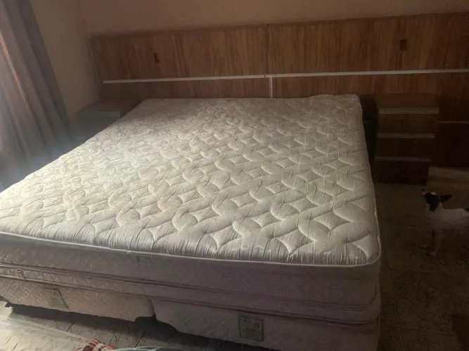 VENDE SE CAMA CASAL GIGANTE COM CABECEIRA