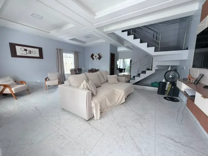 RC- VENDE-SE CASA DUPLEX NO COND.LION VILLE