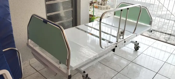 Cama hospitalar 3 movimentos manual