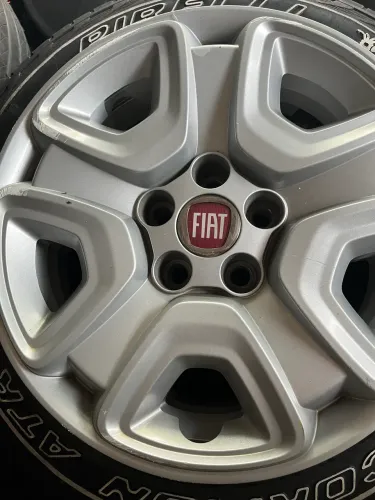 Jogo Rodas Fiat Toro com calota Mopar 