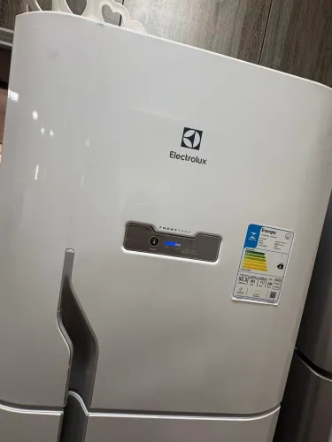 GELADEIRA ELECTROLUX FROST FREE 400 L