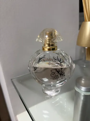 Olympea Blossom Rabanne Eau de Parfum - Perfume feminino 30ml