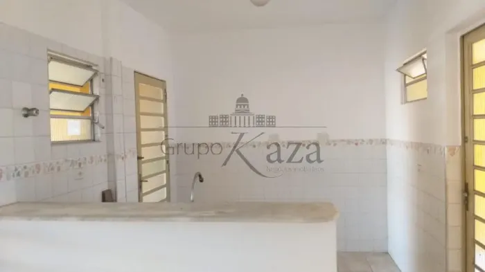 Oportunidade - Casa - Jardim das Indústrias - 2 Dormitórios - 90m².