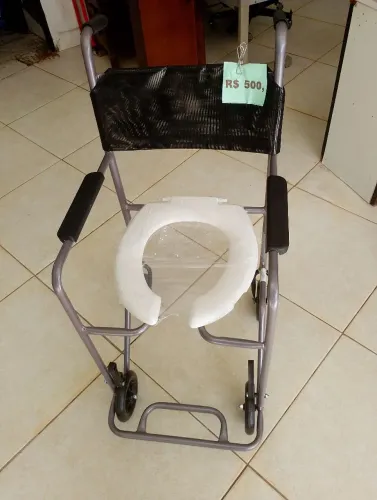 CAdeira de banho.sem uso