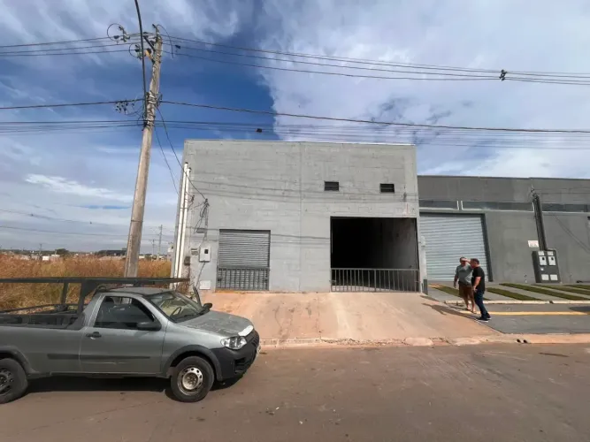 Galpão de 250 m para locação no Residencial San Marino - Goiânia - GO