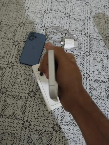 iPhone 16