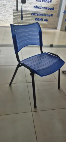 Cadeira de escritorio plastica