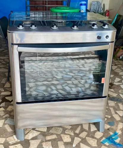 Fogão 5 bocas frente Inox com acendimento elétrico. ENTREGO