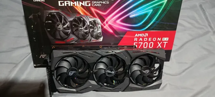 ASUS ROG STRIX RX 5700 XT 8GB