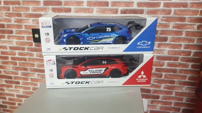 Coleção Carros Escala 1:18 - Stock Car - Chevrolet e Mitsubishi - Valor Par de Brinquedos