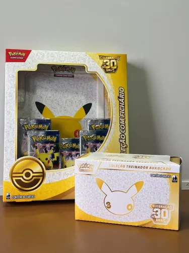 Kit Pokemon 30 Anos! Box com Fichario e ETB!