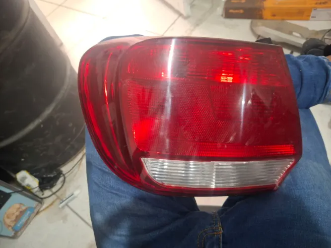 Lanterna do gol G6/strada : traseira ( esquerda ) ano 09/16