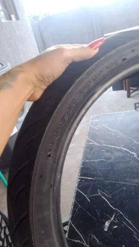 Pneu dianteiro 120/70/17