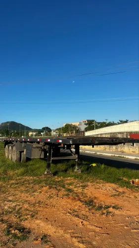 Carreta porta Container 
