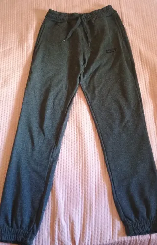 Calça moletom Cinza/ 80 reais