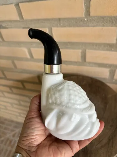 Frasco de perfume da avon em opalina