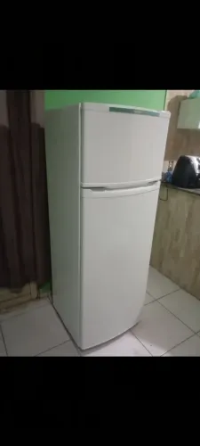 geladeira Consul funcionando perfeitamente bem original moto e gás