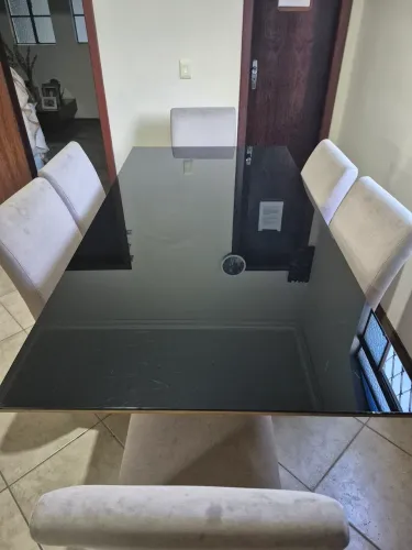Linda mesa com 6 cadeiras 