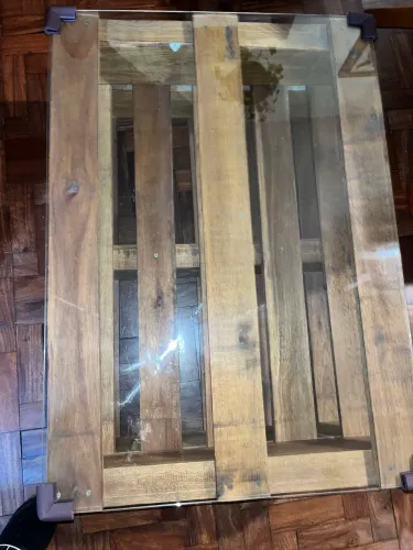 Mesa de madeira tratada estilo pallet