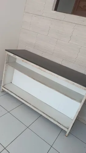 BALCÃO DE MÁRMORE E METALÃO