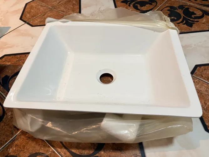 VENDE-SE CUBA DE BANHEIRO NOVA